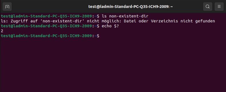 Bildschirmfoto: Ein Screenshot eines Ubuntu Terminals in den standard Farben, auf dem Terminal ist der Befehl »ls non-existent-dir« ausgeführt worden ist, der Fehlgeschlagen ist, da der Ordner, wie der Name bereits sagt, nicht existiert. Danach wurde der Befehl »echo $?« ausgeführt, um den Fehlercode auszugeben.