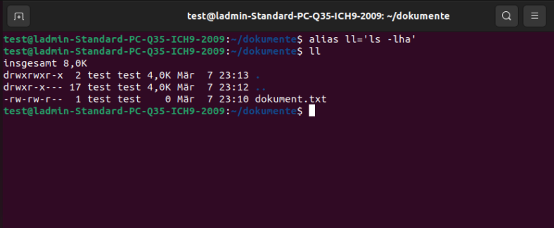 Bildschirmfoto: Ein Screenshot eines Ubuntu Terminals in den standard Farben, auf dem Terminal ist der Befehl »alias ll='ls -lha'« ausgeführt worden ist. Dieser Befehl erstellt einen Alias namens ll, der dem Befehl ls -lha entspricht. Wenn der Alias ll ausgeführt wird, wird der Befehl ls -lha ausgeführt, was eine Liste aller Dateien und Ordner im aktuellen Verzeichnis (inklusive versteckter Dateien) mit zusätzlichen Details wie Dateigröße, Änderungsdatum und Berechtigungen anzeigt.