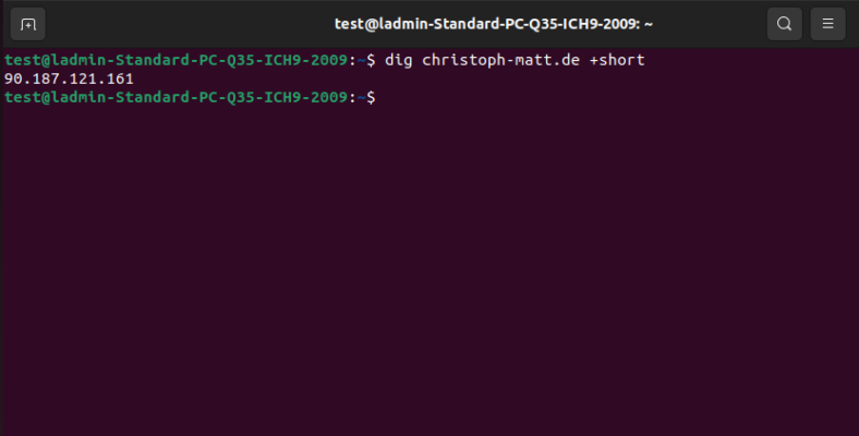 Bildschirmfoto: Ein Screenshot eines Ubuntu Terminals in den standard Farben, auf dem Terminal ist der Befehl »dig christoph-matt.de +short« ausgeführt worden ist. Der Befehl führt eine DNS-Abfrage für den A-Record des Domainnamens 'christoph-matt.de' durch und gibt nur die IP-Adresse zurück, ohne zusätzliche Informationen oder Kommentare.